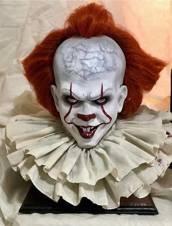 LB 3D Designs "Pennywise IT" Collector's Bust Halloween Decoration - Limited Run Of 30 Units 2 LB 3D Designs "Pennywise IT" Collector's Bust Halloween Decoration - Limited Run Of 30 Units