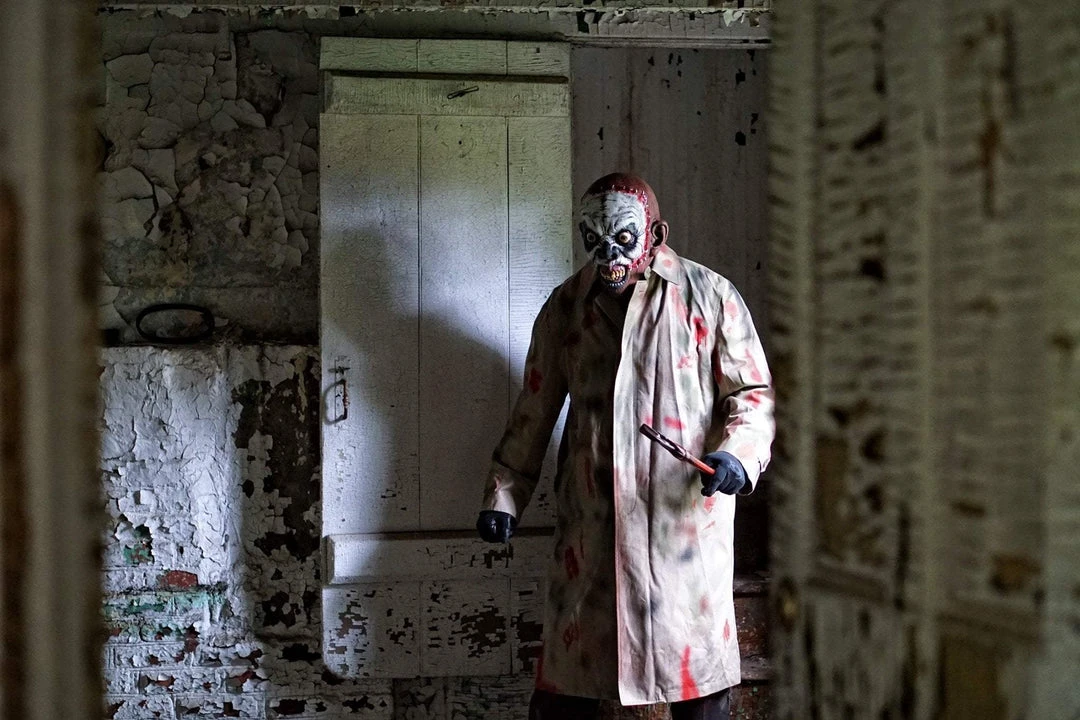 The Horror Dome "Voodoo Witch Doctor" HD Studios Pro Mask 4 The Horror Dome "Voodoo Witch Doctor" HD Studios Pro Mask